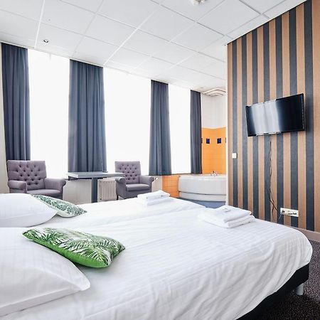 Hotel De Tolkamer Bagian luar foto